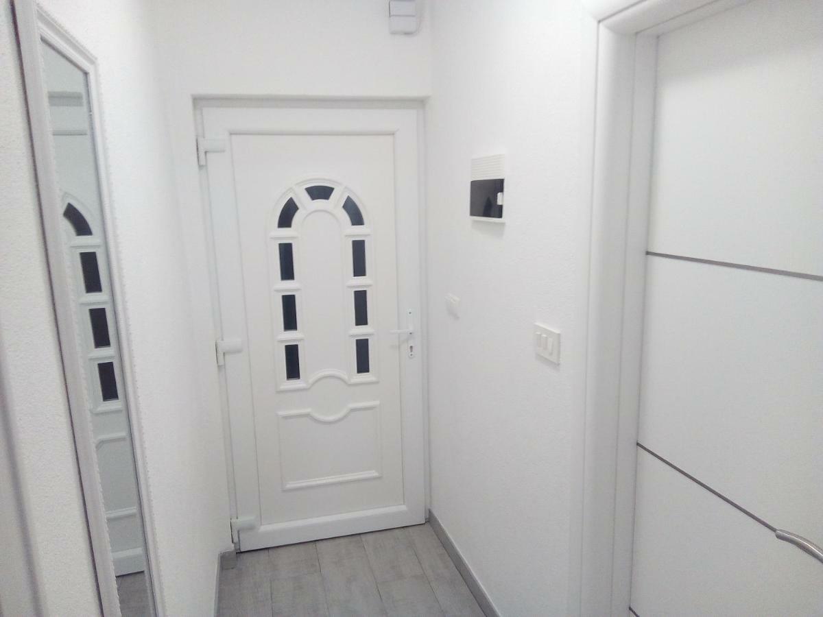Studio Apartman Matkovic Imotski Exterior photo